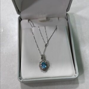 Elegant Silver Necklace with Blue Gemstone